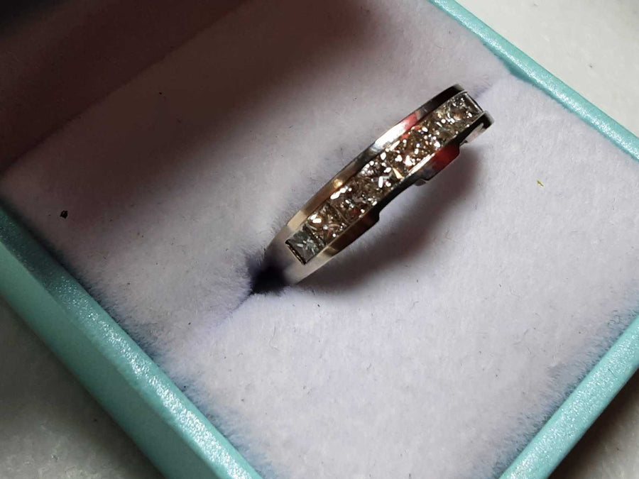 Ring - Wedding Band - White Gold 14k (.585) 4 grams Size 7
