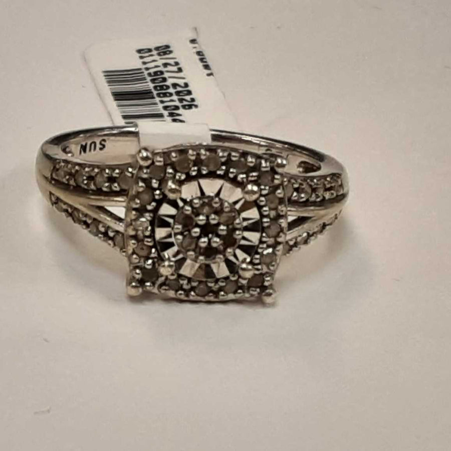 Women's Ring - Silver 3.3 grams Size 7