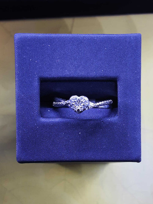 Women's Ring - White Gold 10k (.417) 2.3 grams Size 8