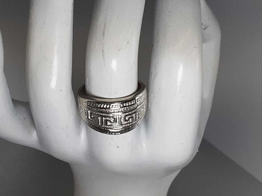 Women's Ring - Silver 5.2 grams Size 7.5