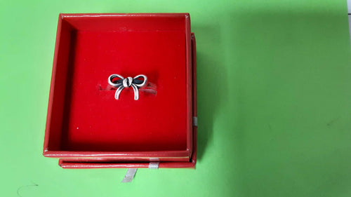 Women's Ring - Silver 2.4 grams Size 5