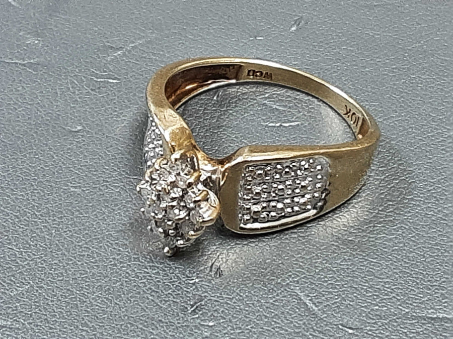 Women's Ring - Yellow Gold 10k (.417) 3.1 grams Size 6.5