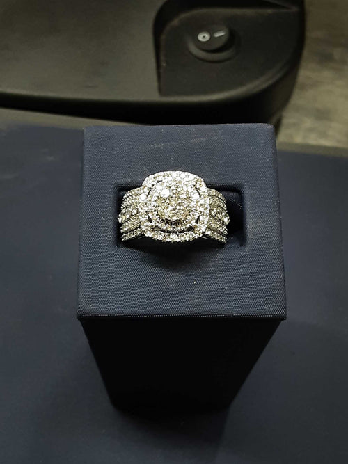 Women's Ring - White Gold 10k (.417) 6.6 grams Size 7