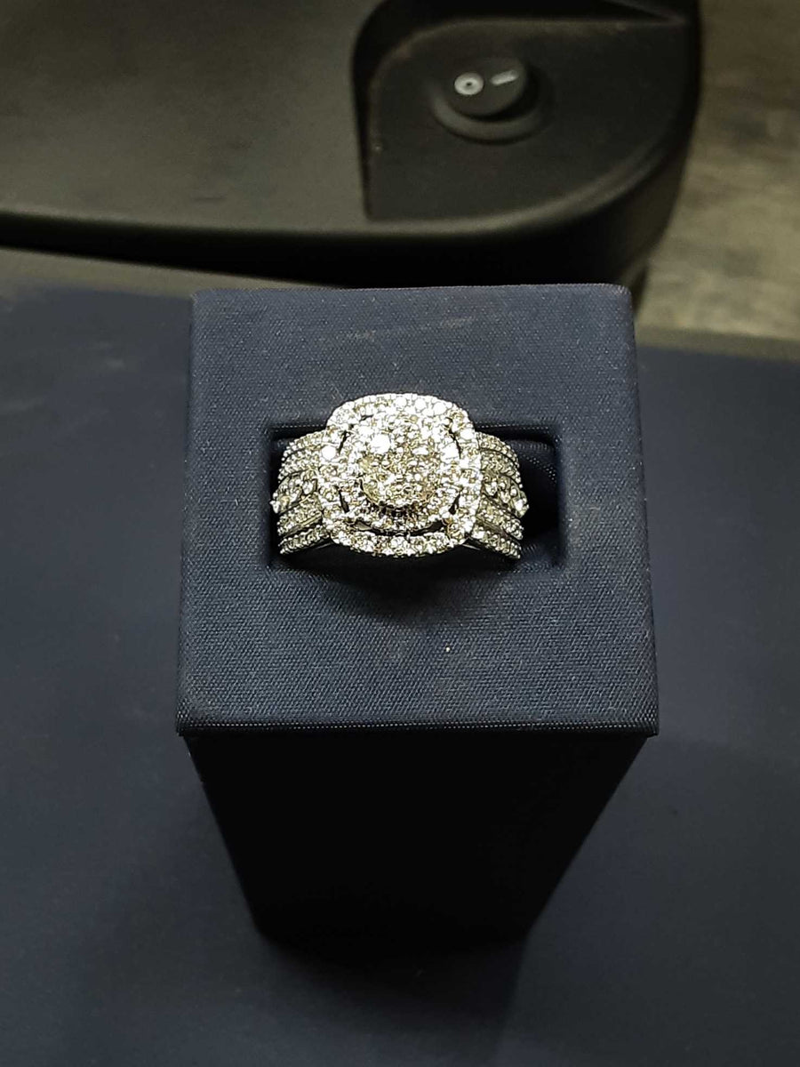 Women's Ring - White Gold 10k (.417) 6.6 grams Size 7