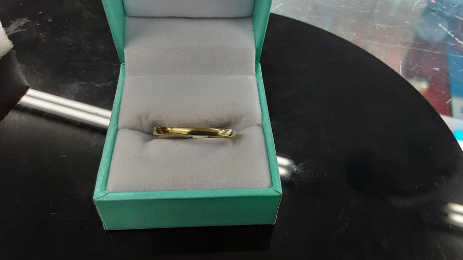 Ring - Wedding Band - Yellow Gold 14k (.585) 2.3 grams Size 10.5