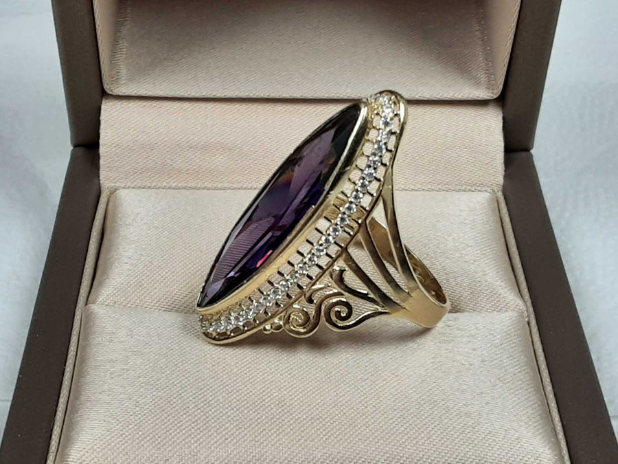 Women's Ring - Yellow Gold 14k (.585) 5.9 grams Size 10