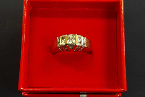 Women's Ring - Yellow Gold 10k (.417) 9.3 grams Size 10