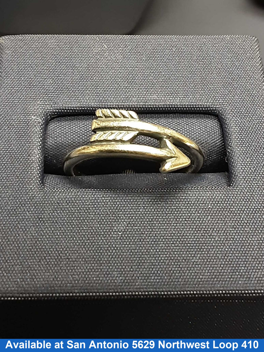 Women's Ring - Silver 2.2 grams Size 7.5