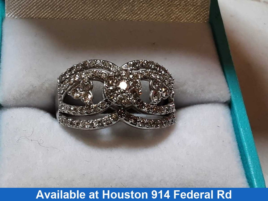Women's Ring - White Gold 10k (.417) 4 grams Size 7.5