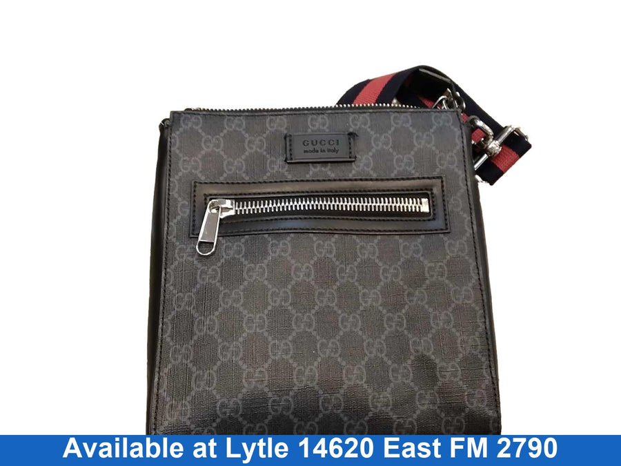 Gucci Gg Supreme Messenger Bag Black Purse / Handbag