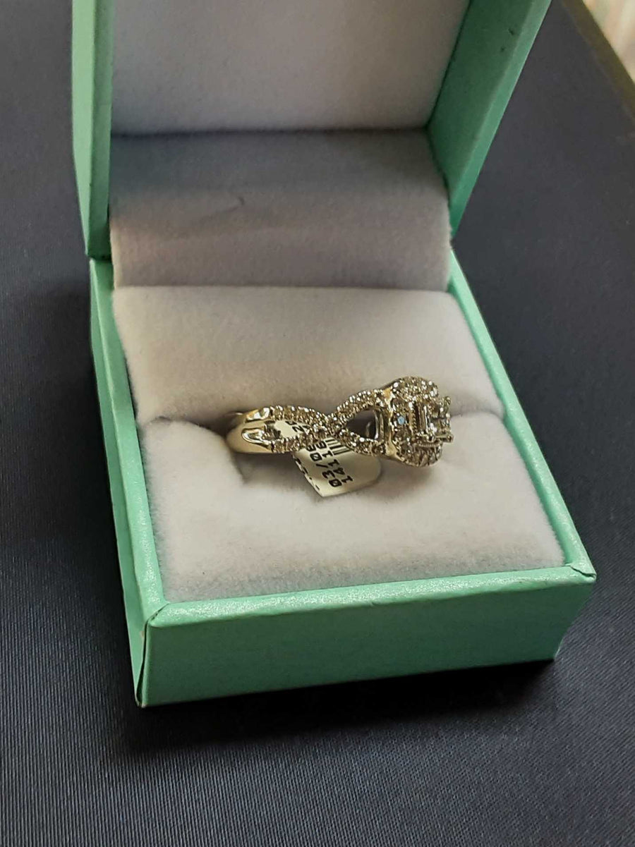 Ring - Wedding Set - White Gold 18k (.750) 6.3 grams Size 7