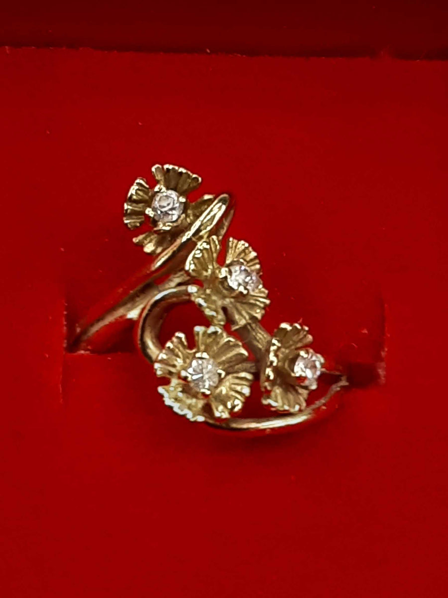 Women's Ring - Yellow Gold 14k (.585) 3 grams Size 7