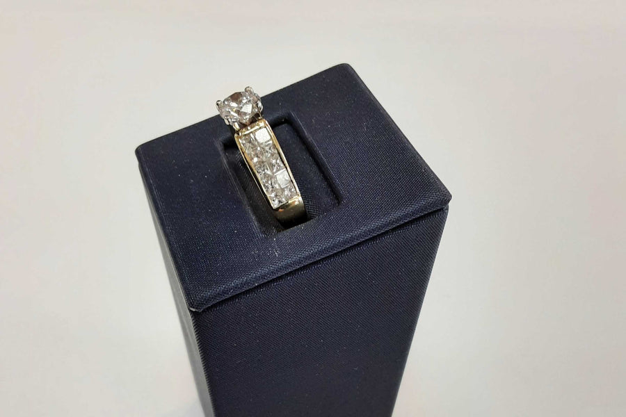 Women's Ring - Yellow Gold 18k (.750) 6.9 grams Size 10