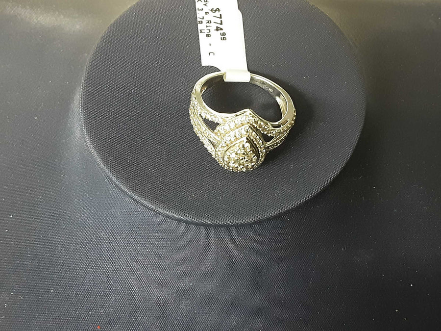 Women's Ring - White Gold 10k (.417) 3.7 grams Size 7.5