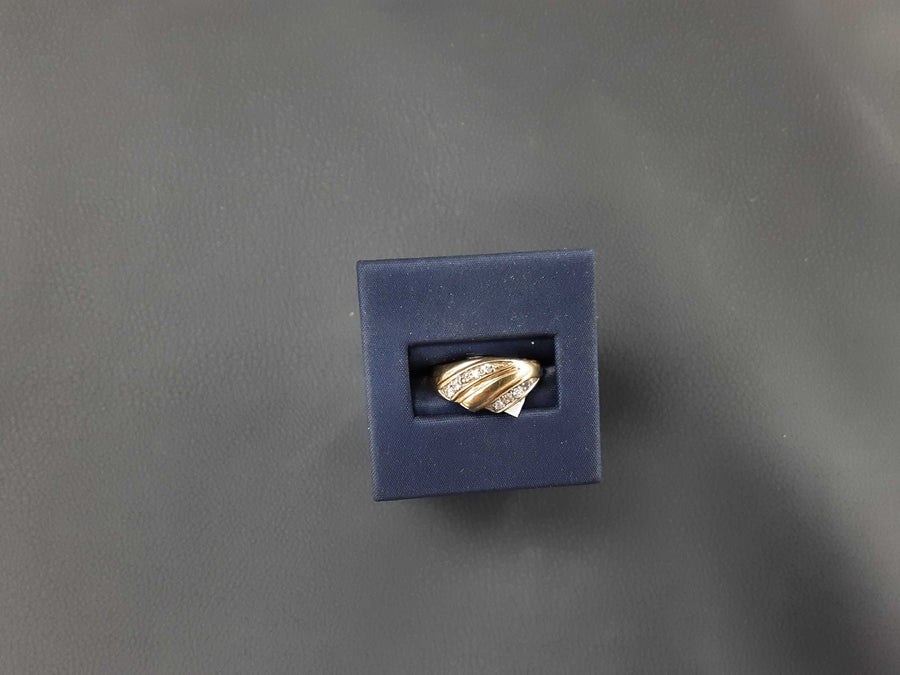 Women's Ring - Yellow Gold 10k (.417) 2.4 grams Size 7