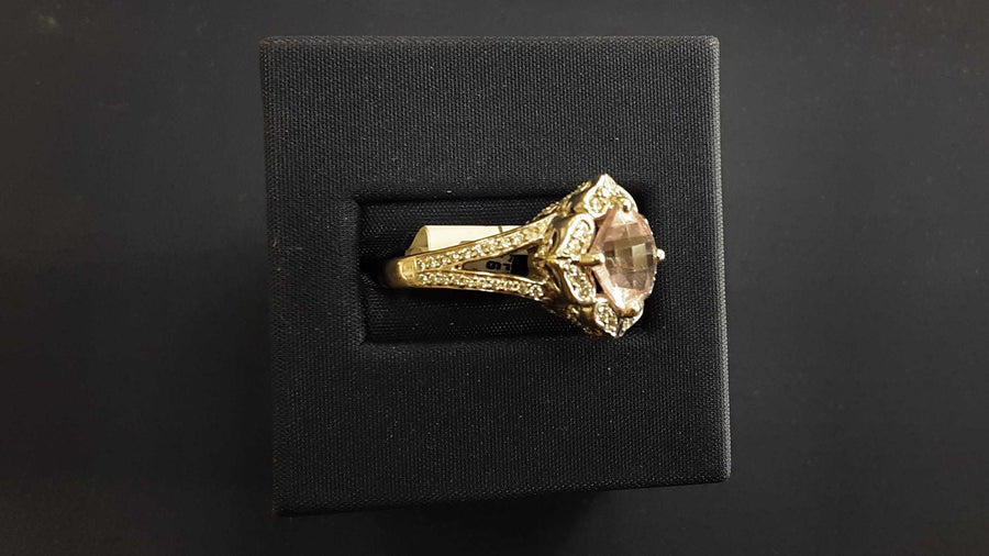 Women's Ring - White Gold 18k (.750) 9 grams Size 8