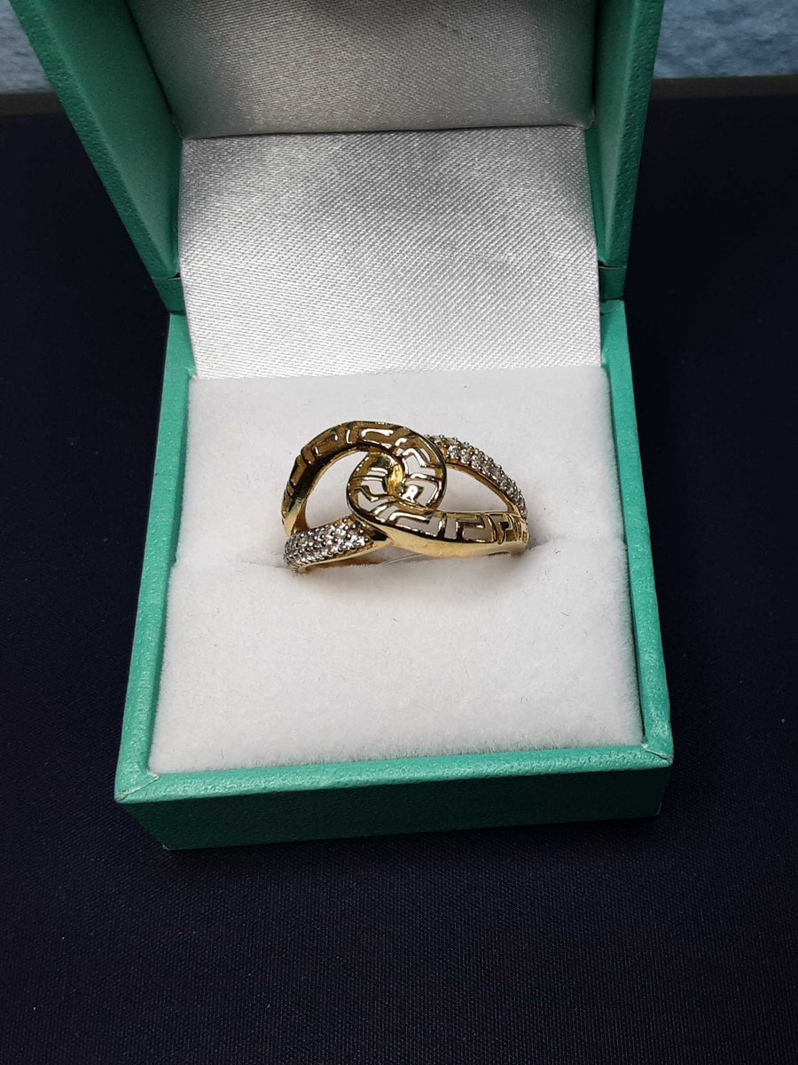 Women's Ring - Yellow Gold 14k (.585) 3 grams Size 8