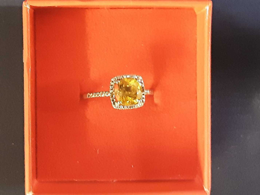 Women's Ring - Silver 1.9 grams Size 5.5