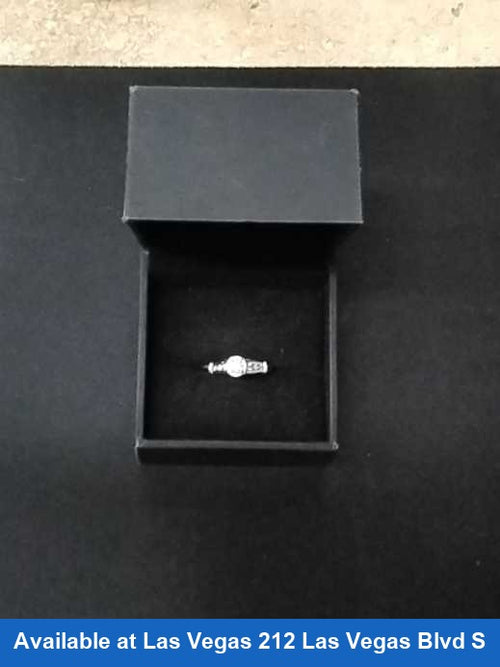 Women's Ring - Platinum 6.5 grams Size 8.5