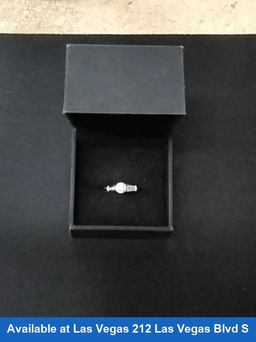 Women's Ring - Platinum 6.5 grams Size 8.5