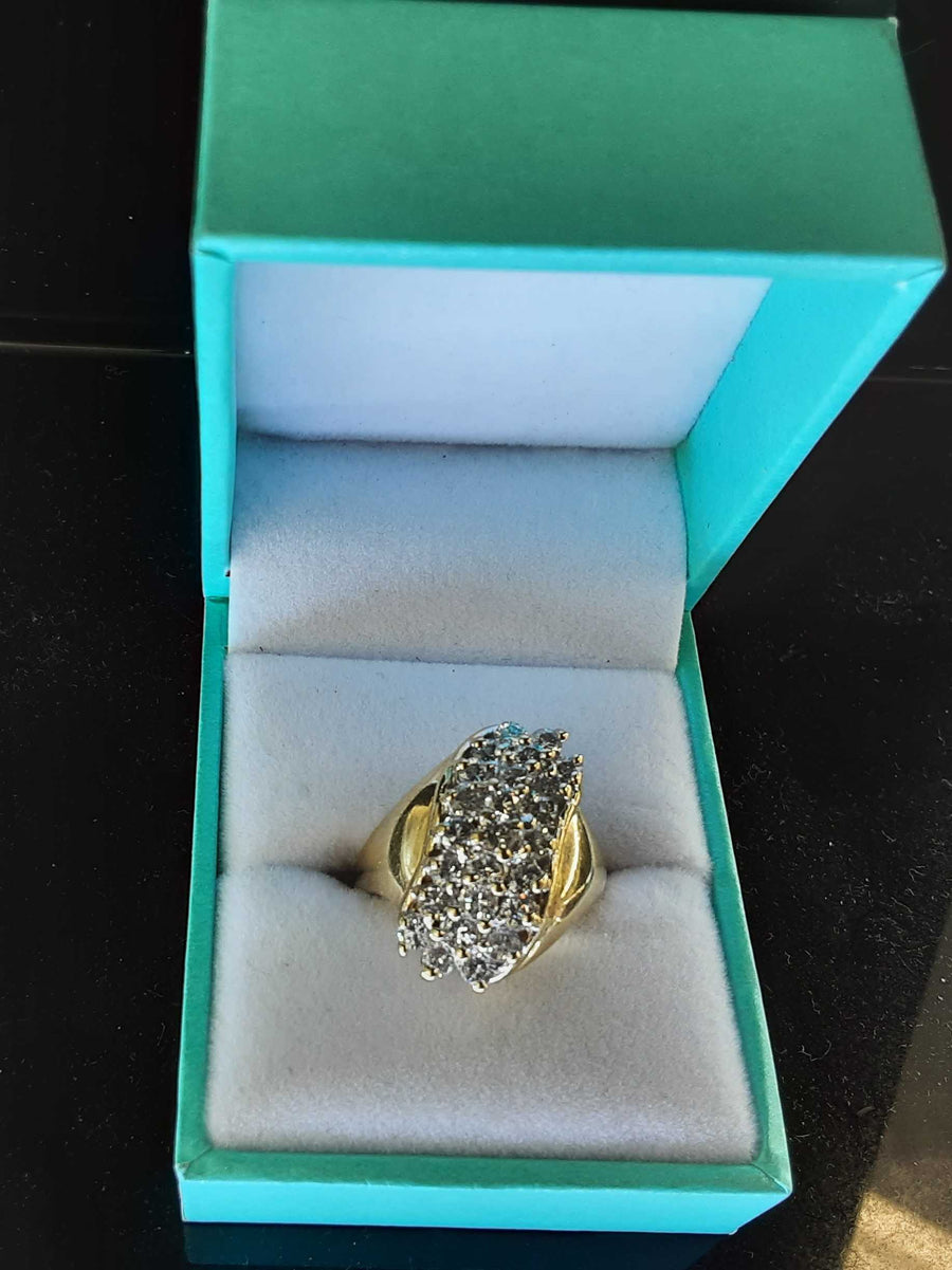 Women's Ring - Yellow Gold 14k (.585) 7.2 grams Size 7.5