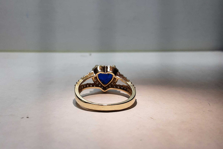 Women's Ring - Yellow Gold 10k (.417) 3.9 grams Size 8.5