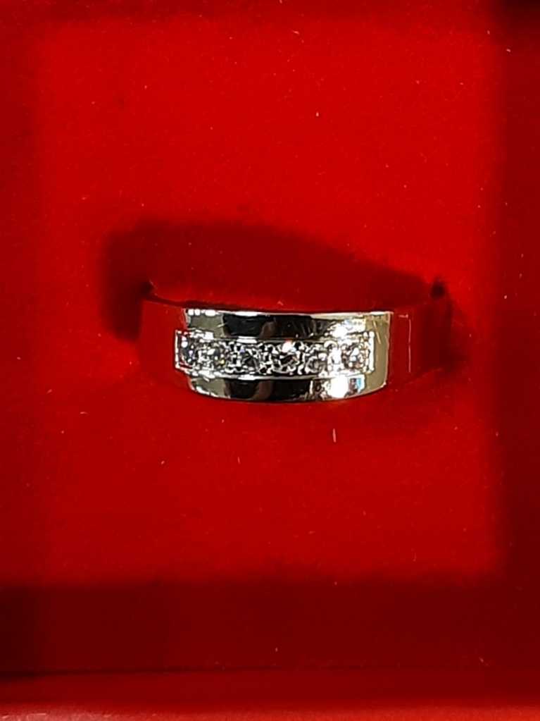 Men's Ring - White Gold 14k (.585) 3.6 grams Size 20