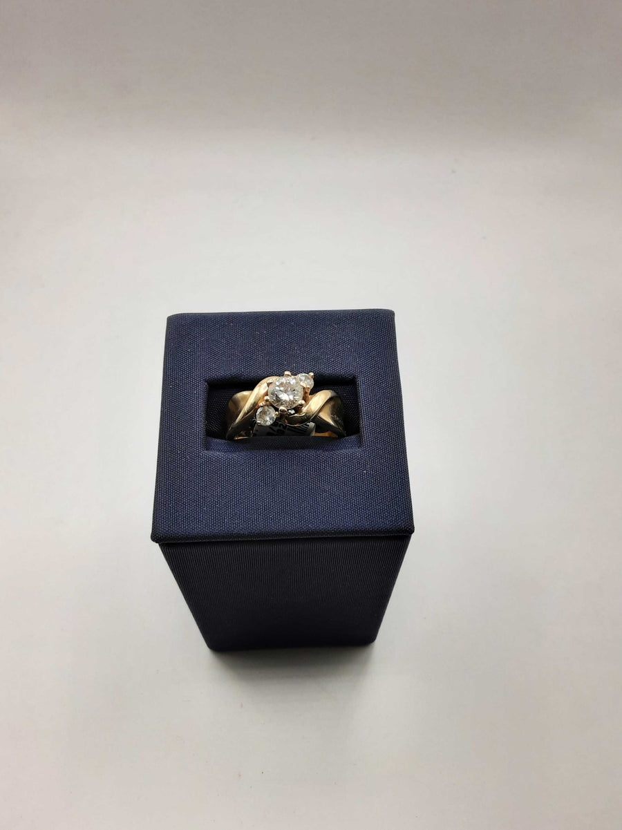 Women's Ring - Yellow Gold 14k (.585) 5.9 Grams Size 7.5