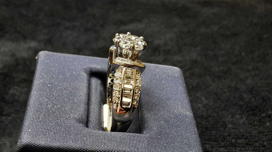 Women's Ring - Anniversary - White Gold 10k (.417) 6.5 grams Size 5.5
