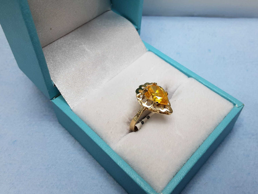 Women's Ring - Yellow Gold 14k (.585) 2.2 grams Size 4.5