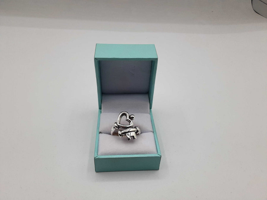 Women's Ring - Silver 7.5 grams Size 8