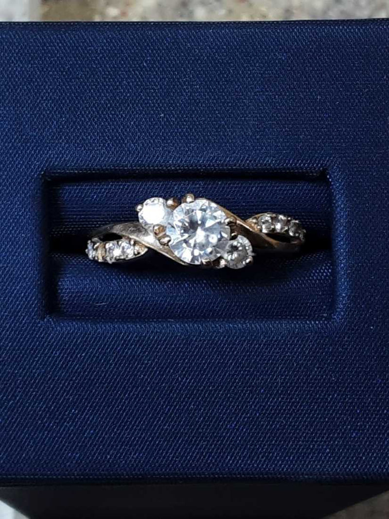 Yellow Gold 10k (.417) 1.8 grams Size 6.5