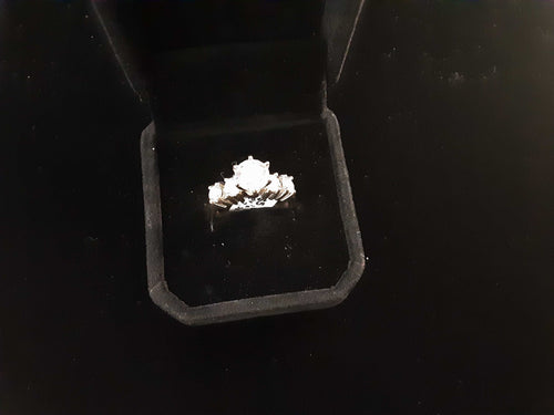 Women's Ring - White Gold 14k (.585) 7.3 grams Size 7