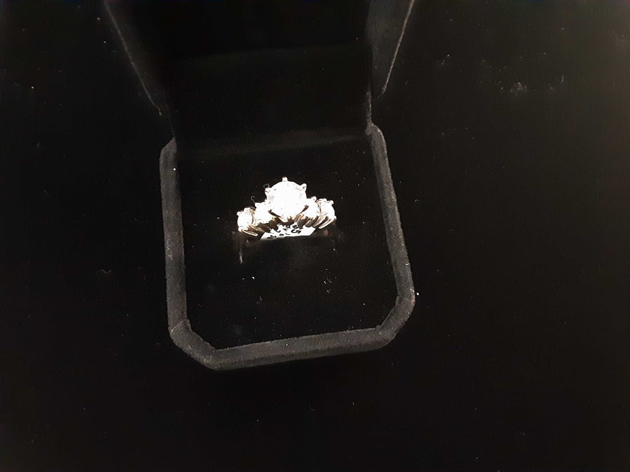 Women's Ring - White Gold 14k (.585) 7.3 grams Size 7