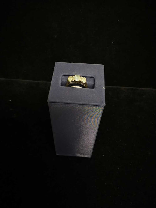 Women's Ring - Yellow Gold 10k (.417) 2 grams Size 7