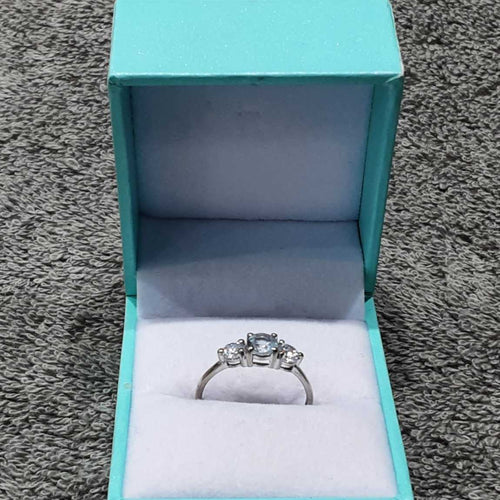 Women's Ring - White Gold 10k (.417) 1.5 grams Size 6