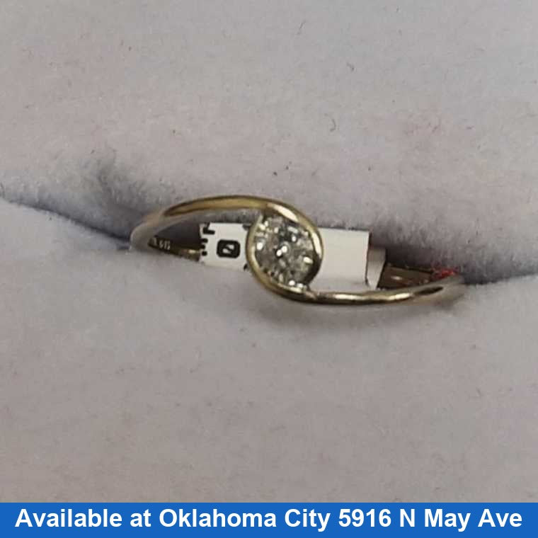 Women's Ring - Solitaire - White Gold 10k (.417) 0.9 grams Size 7