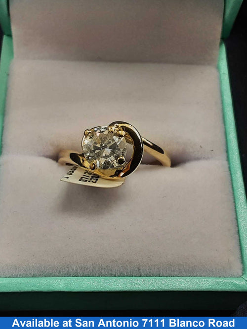 Women's Ring - Yellow Gold 14k (.585) 4.2 grams Size 7