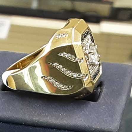 Men's Ring - Yellow Gold 10k (.417) 6.1 grams Size 10.5