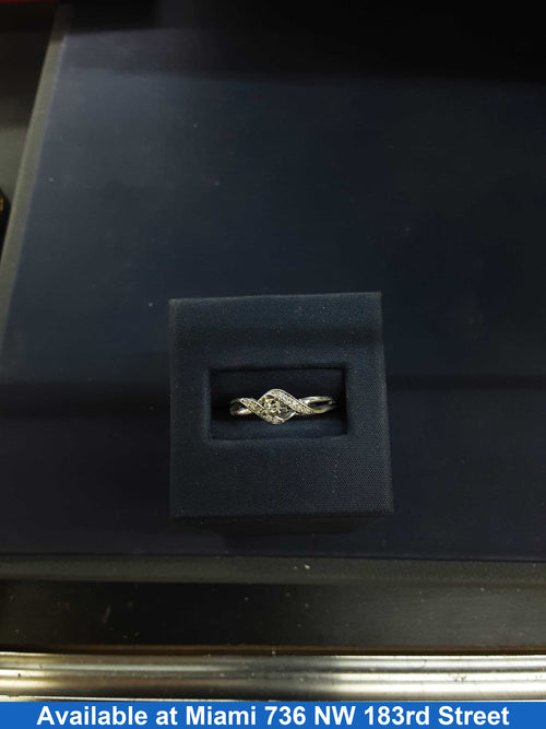 Women's Ring - Solitaire - White Gold 10k (.417) 1.8 grams Size 8.5