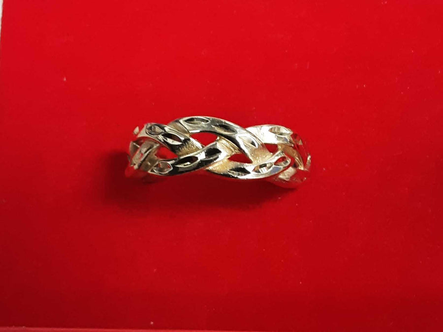Women's Ring - Yellow Gold 14k (.585) 5.1 grams Size 9
