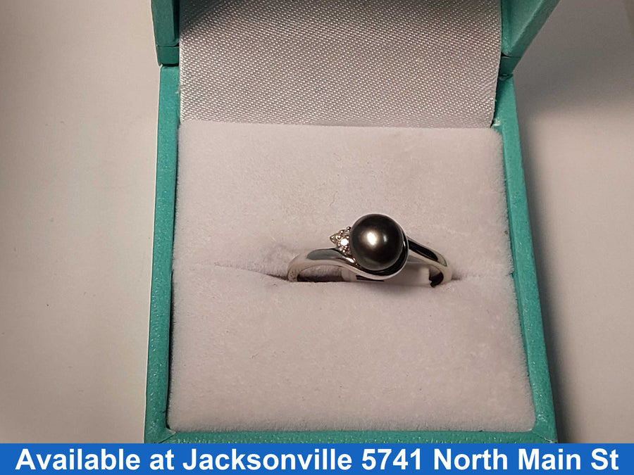 Women's Ring - White Gold 10k (.417) 1.5 grams Size 7