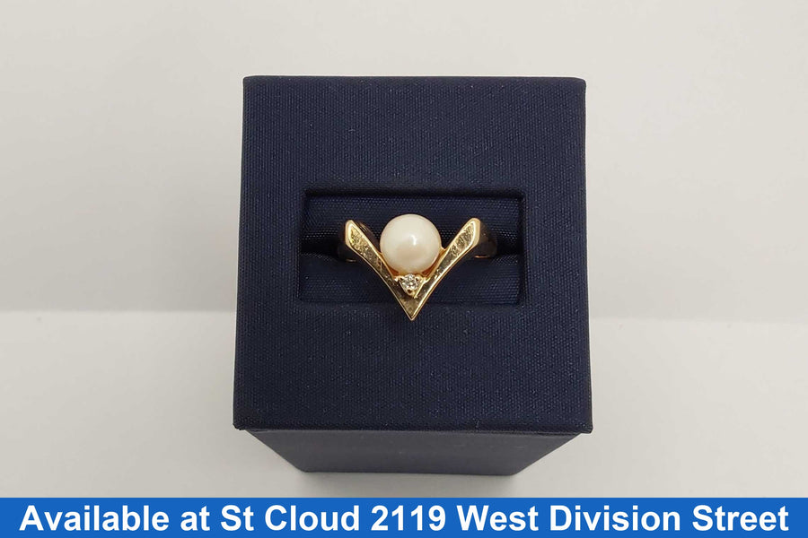 Women's Ring - Yellow Gold 14k (.585) 2.91 grams Size 7.5