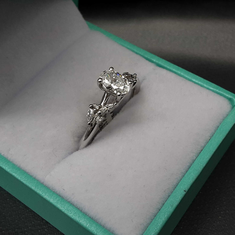 Women's Ring - Anniversary - White Gold 18k (.750) 3.8 grams Size 6.5
