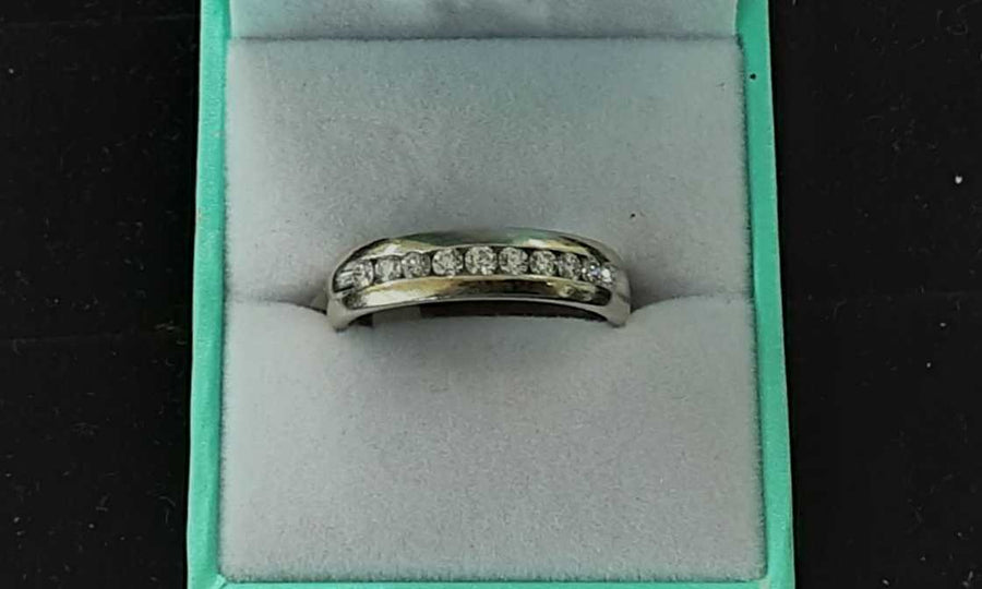 Men's Ring - Yellow Gold 10k (.417) 5.6 grams Size 10