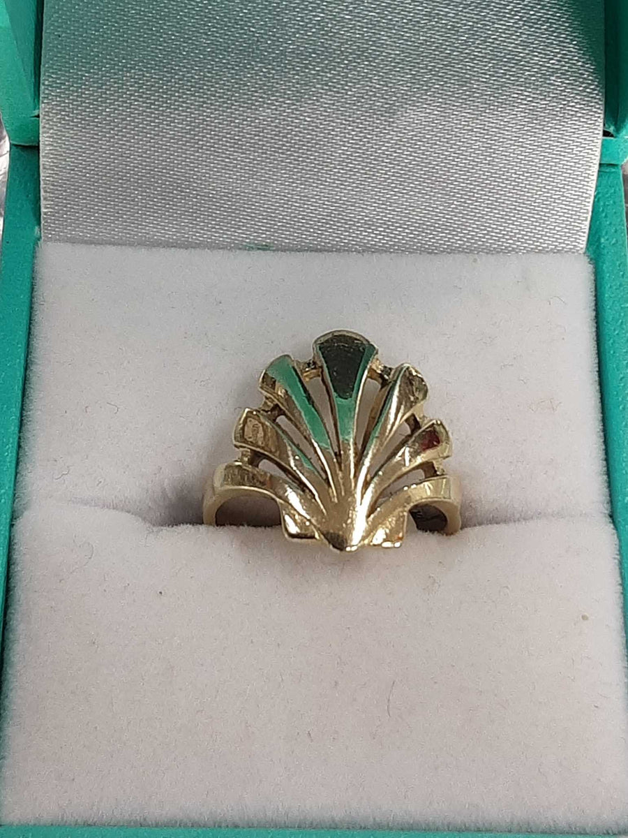 Women's Ring - Yellow Gold 14k (.585) 4.2 grams Size 5.5
