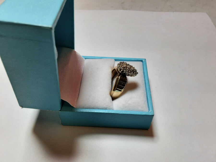Women's Ring - Yellow Gold 10k (.417) 3.8 grams Size 7.5