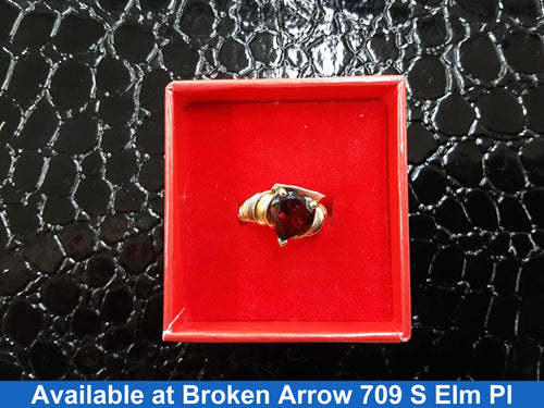 Women's Ring - Yellow Gold 14k (.585) 4.9 grams Size 6