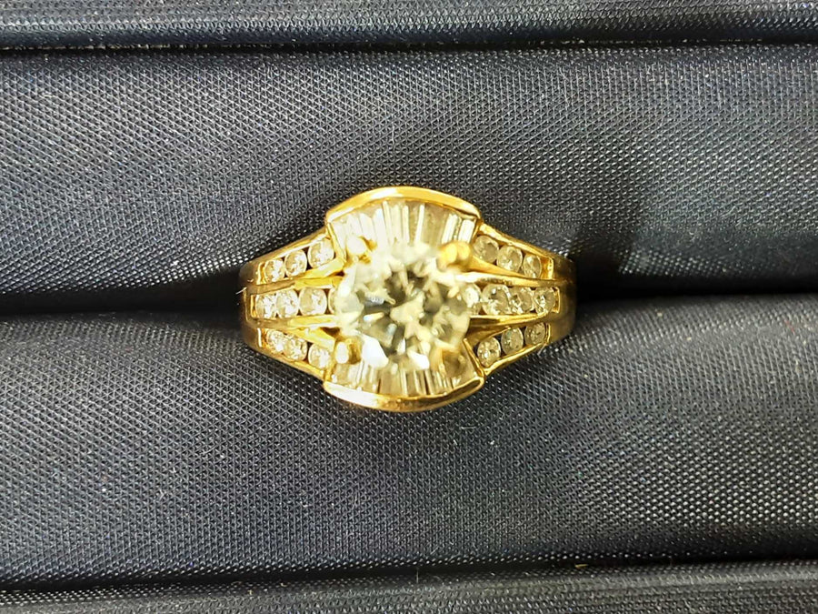 Ring - Wedding Set - Yellow Gold 18k (.750) 3.6 grams Size 5