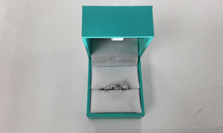 Women's Ring - White Gold 10k (.417) 1.7 grams Size 7